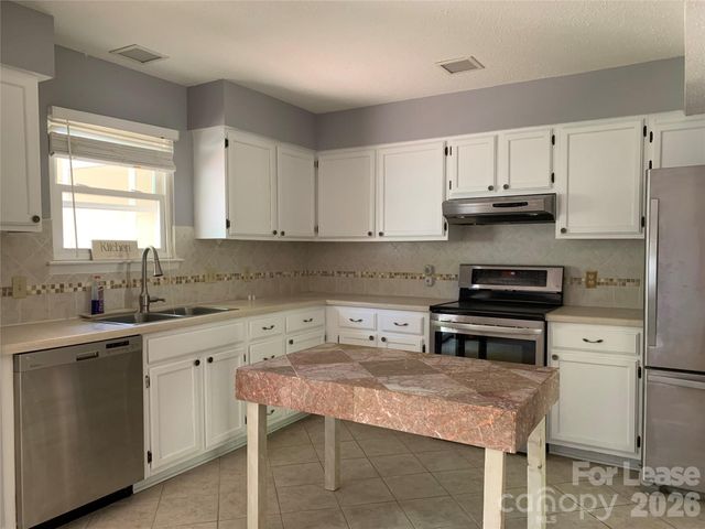 3282 Heathstead Place, Charlotte, NC 28210