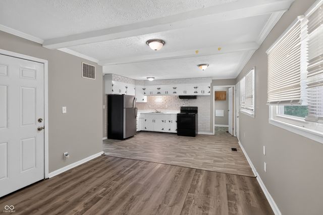 8707 Elmonte Drive, Indianapolis, IN 46226