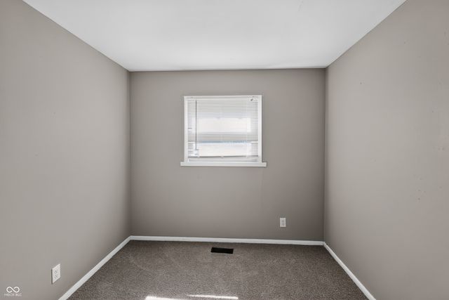 8707 Elmonte Drive, Indianapolis, IN 46226