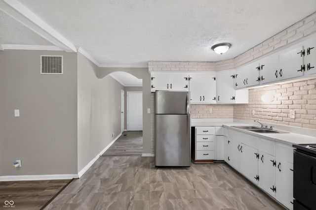 8707 Elmonte Drive, Indianapolis, IN 46226