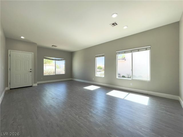 6413 Sierra Sands Street, North Las Vegas, NV 89086