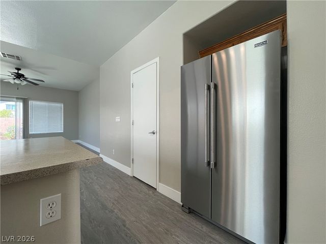 6413 Sierra Sands Street, North Las Vegas, NV 89086