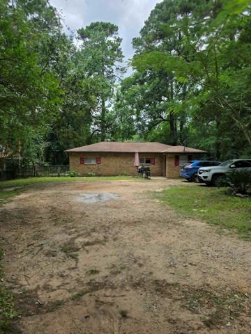 8312 Elm Drive, Montgomery, TX 77316