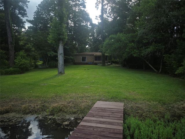 8312 Elm Drive, Montgomery, TX 77316