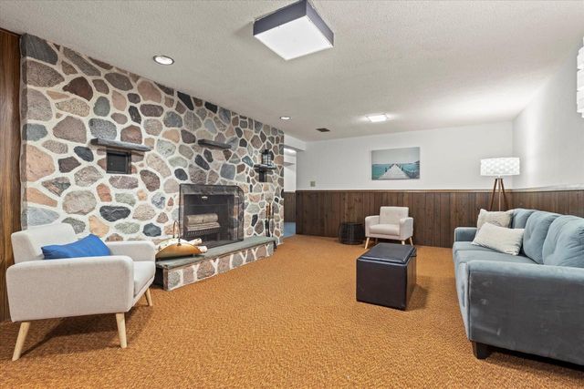 N61W23015 Silver Spring DRIVE, Sussex, WI 53089