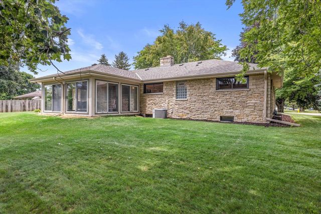 N61W23015 Silver Spring DRIVE, Sussex, WI 53089