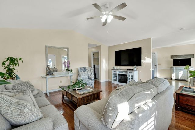 105 County Road 582, Athens, TN 37303