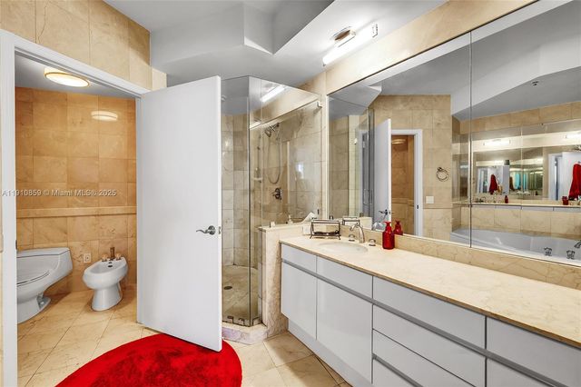 808 E Brickell Key Dr 2104, Miami, FL 33131