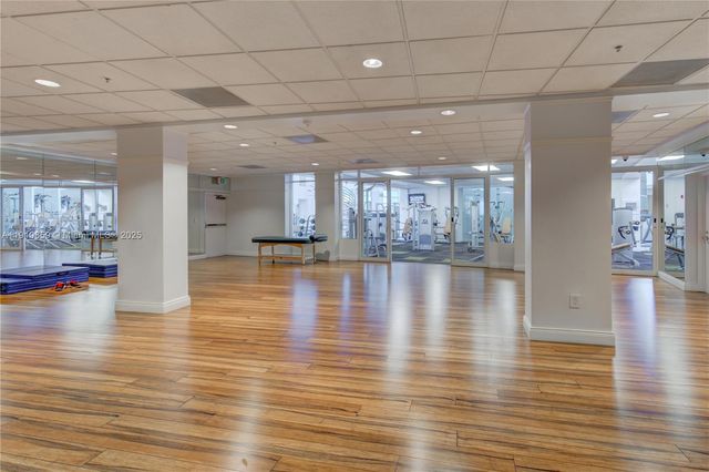 808 E Brickell Key Dr 2104, Miami, FL 33131