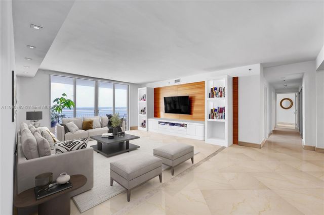 808 E Brickell Key Dr 2104, Miami, FL 33131