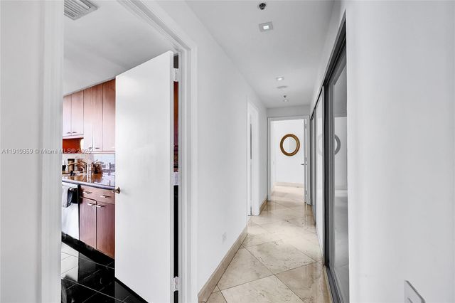 808 E Brickell Key Dr 2104, Miami, FL 33131