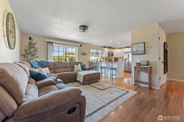7690 Mcdougall Avenue NE, Moses Lake, WA 98837