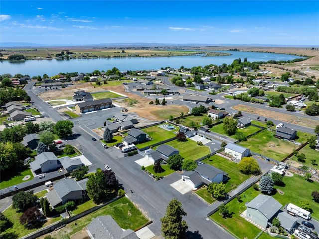 7690 Mcdougall Avenue NE, Moses Lake, WA 98837