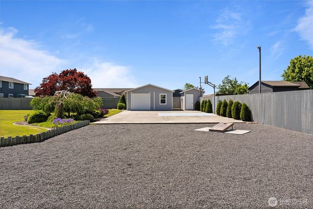 7690 Mcdougall Avenue NE, Moses Lake, WA 98837