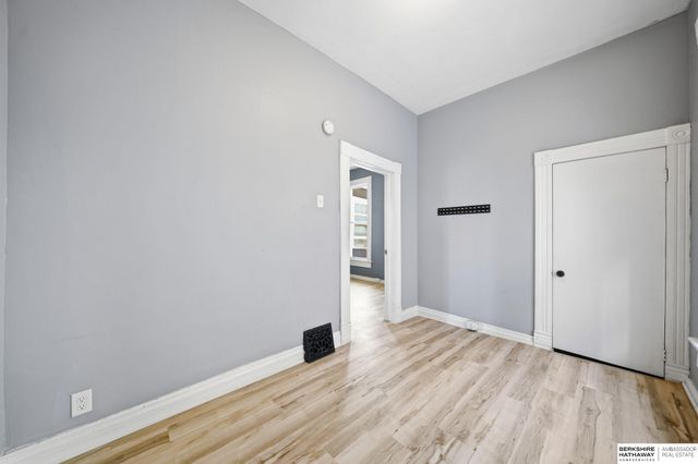 1775 S 9 Street, Omaha, NE 68108