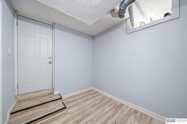 1775 S 9 Street, Omaha, NE 68108