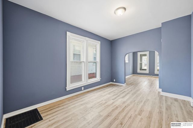 1775 S 9 Street, Omaha, NE 68108