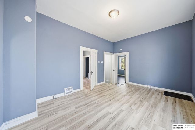 1775 S 9 Street, Omaha, NE 68108