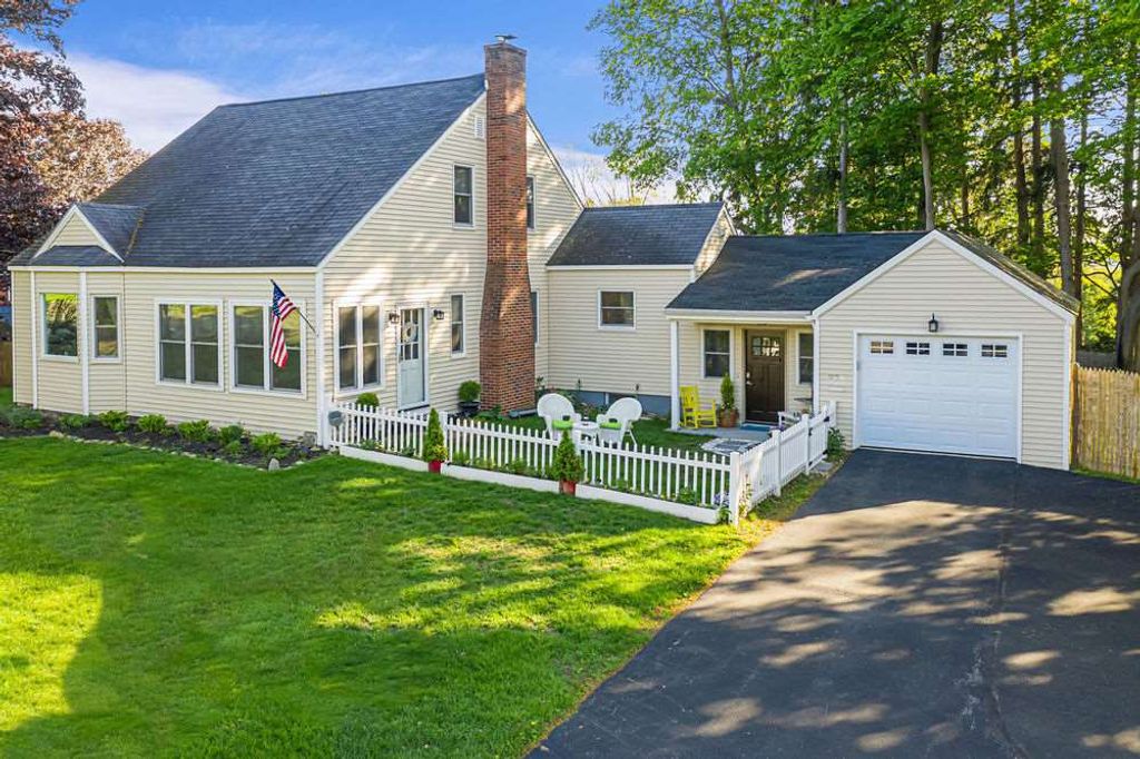 Image 1 of property listing at 906 Woodbury Avenue, Portsmouth, NH 03801