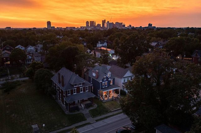 907 S Champion Avenue, Columbus, OH 43206