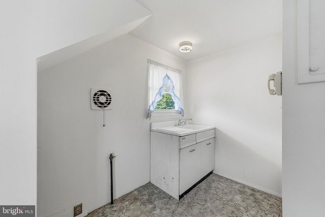 16 PUPEK RD, South Amboy, NJ 08879