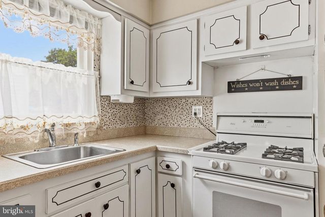 16 PUPEK RD, South Amboy, NJ 08879