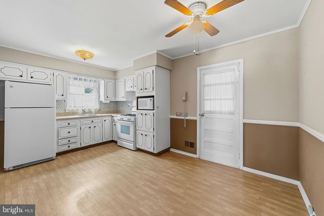 16 PUPEK RD, South Amboy, NJ 08879