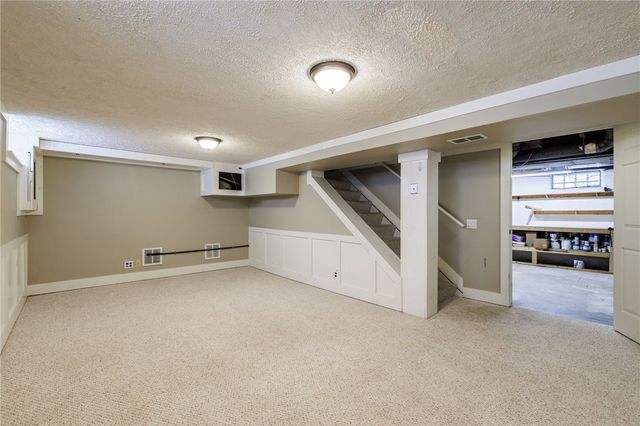 101 Freemont Road, Rochester, NY 14612