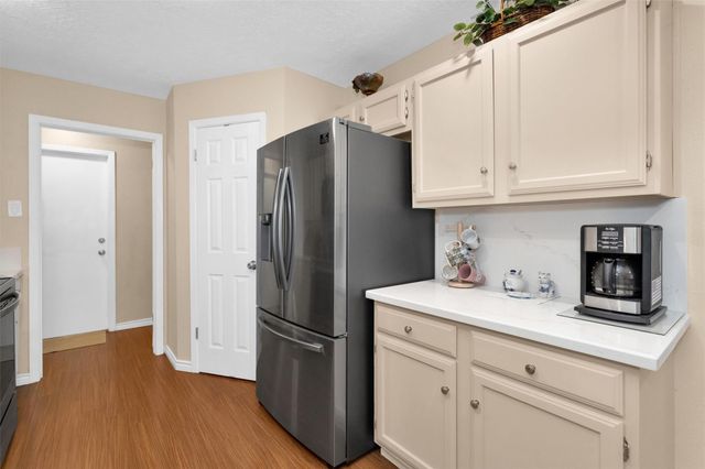 315 Thistlewood Court, League City, TX 77573