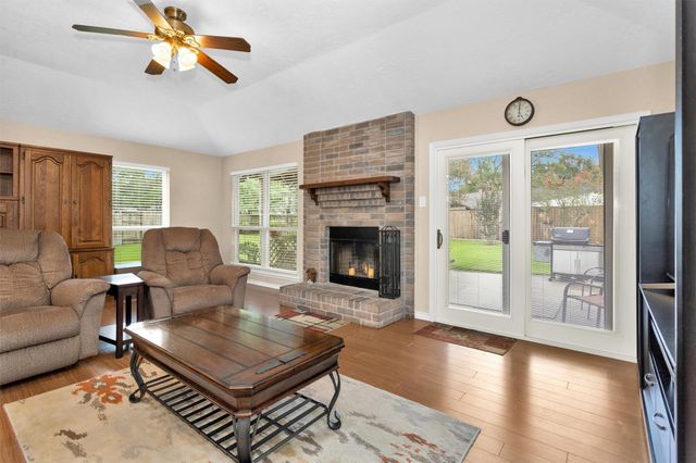 315 Thistlewood Court, League City, TX 77573