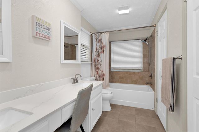 315 Thistlewood Court, League City, TX 77573