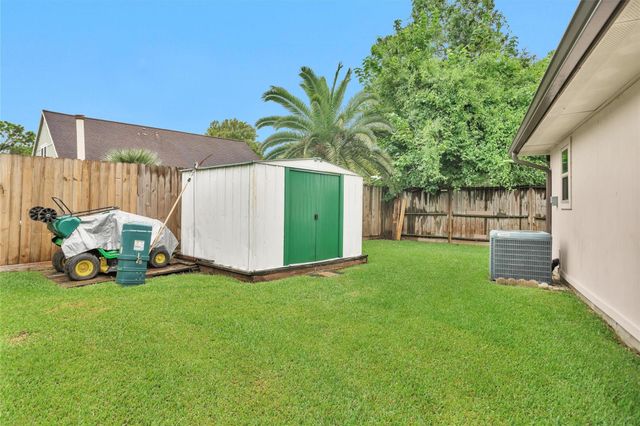 315 Thistlewood Court, League City, TX 77573