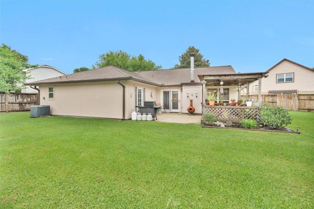 315 Thistlewood Court, League City, TX 77573