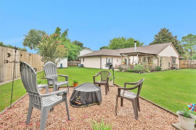 315 Thistlewood Court, League City, TX 77573