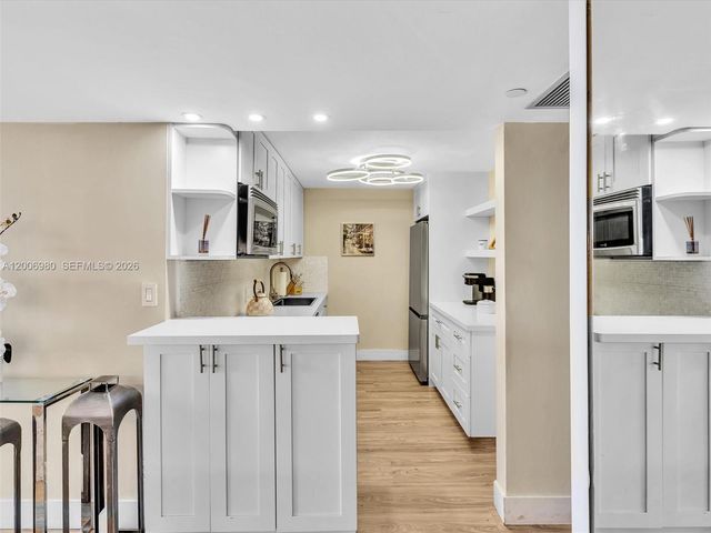 20301 W Country Club Drive 622, Aventura, FL 33180