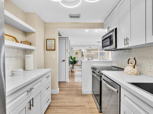 20301 W Country Club Drive 622, Aventura, FL 33180