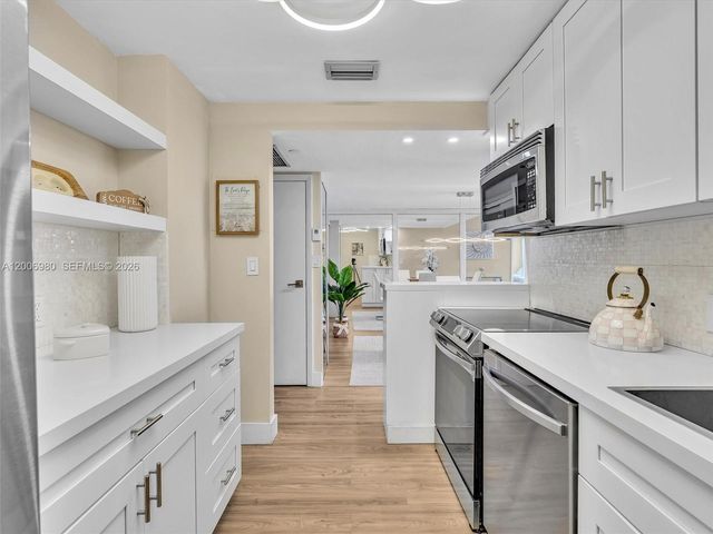 20301 W Country Club Drive 622, Aventura, FL 33180