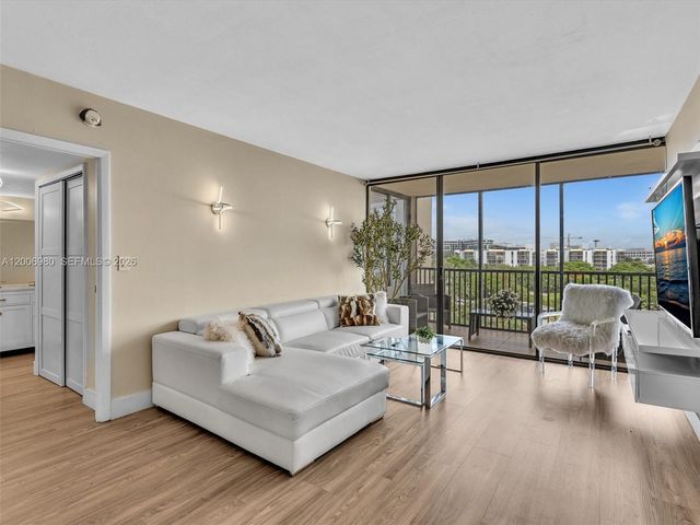 20301 W Country Club Drive 622, Aventura, FL 33180