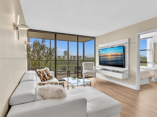 20301 W Country Club Drive 622, Aventura, FL 33180