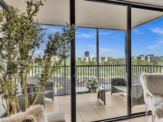 20301 W Country Club Drive 622, Aventura, FL 33180