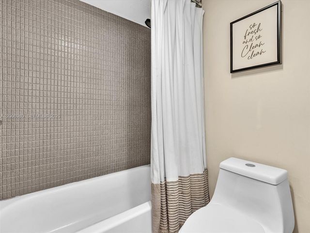 20301 W Country Club Drive 622, Aventura, FL 33180