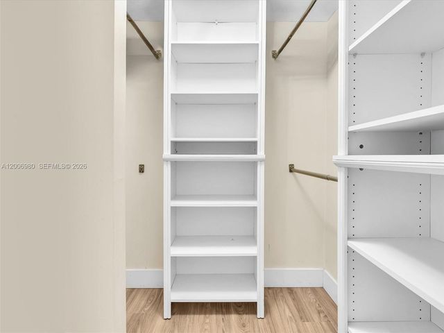 20301 W Country Club Drive 622, Aventura, FL 33180