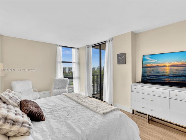 20301 W Country Club Drive 622, Aventura, FL 33180