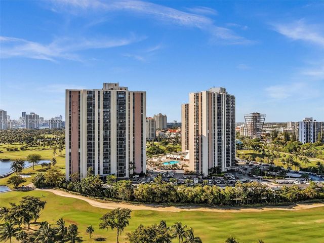20301 W Country Club Drive 622, Aventura, FL 33180