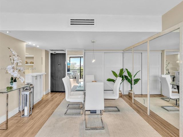 20301 W Country Club Drive 622, Aventura, FL 33180