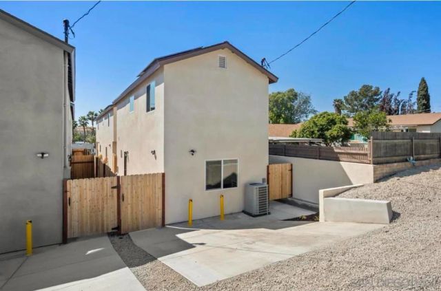 911 Concepcion Ave, Spring Valley, CA 91977
