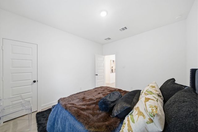 1352 W 24th Street, Houston, TX 77008