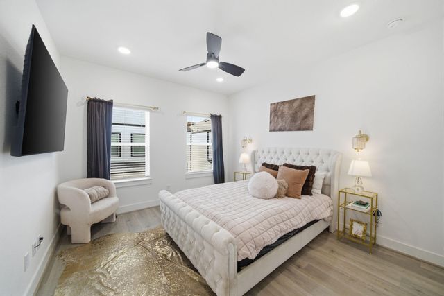 1352 W 24th Street, Houston, TX 77008