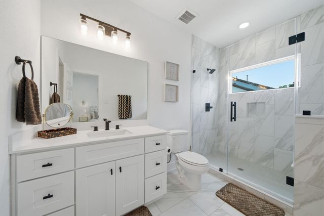1352 W 24th Street, Houston, TX 77008
