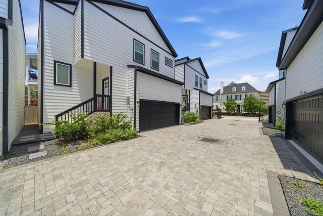 1352 W 24th Street, Houston, TX 77008